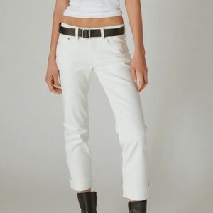 Lucky Brand white Sofia Capri, stretch distressed size 2